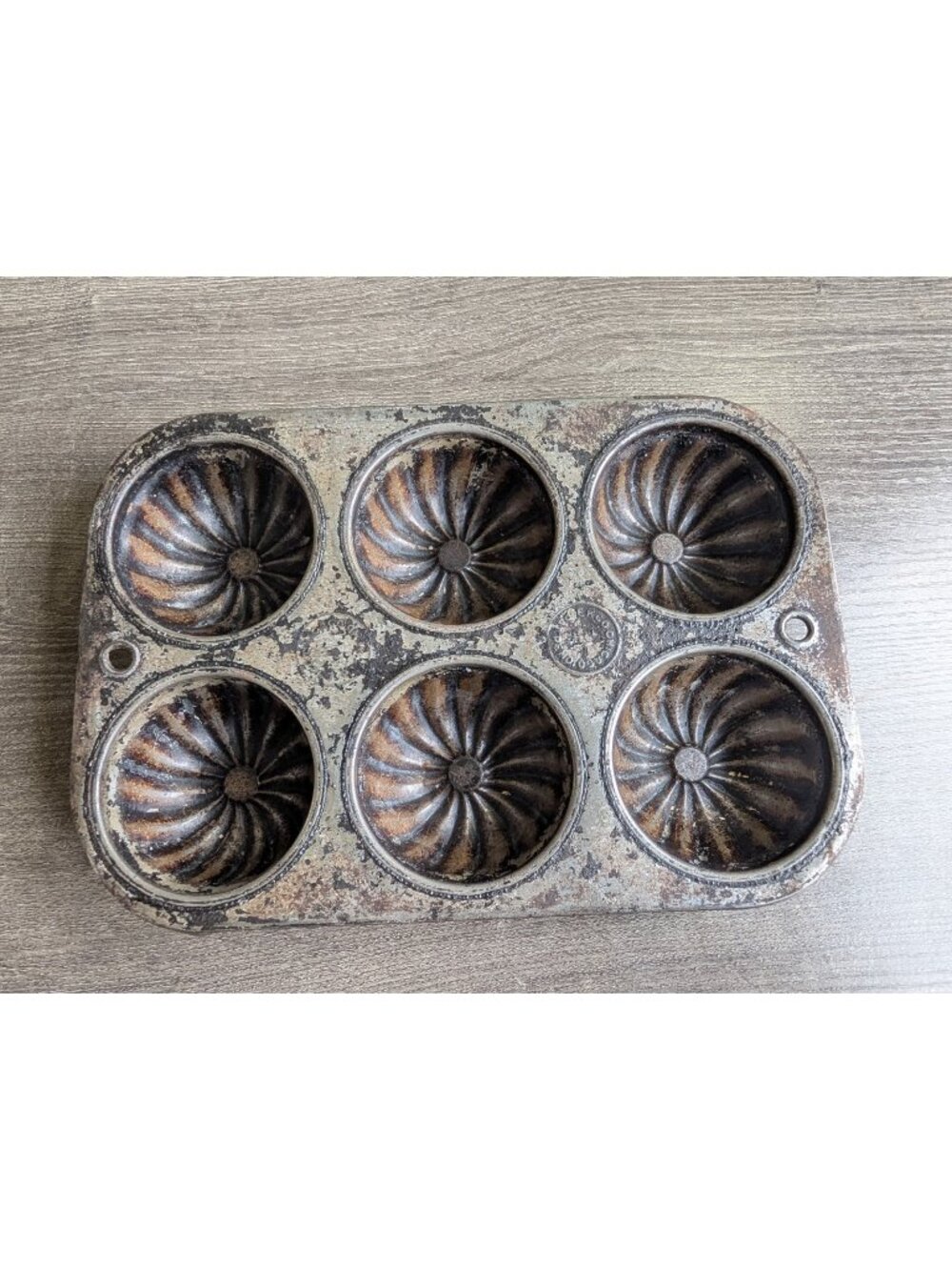 Antique Ekco Chicago 6-cup fluted Turk's Head muffin pan, Pat. Pend. era — 1920s
